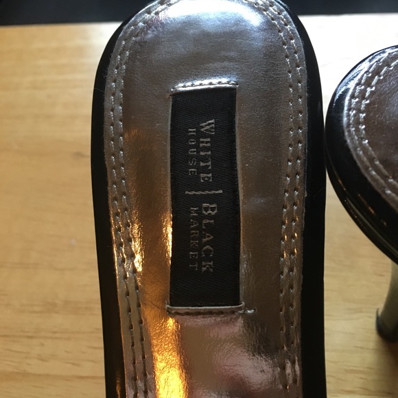 ⚪️White House Black Market black heels with bow⚫️ - Picture 2 of 5